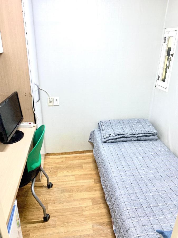 Hostel Living Castle Hongdae Seoul